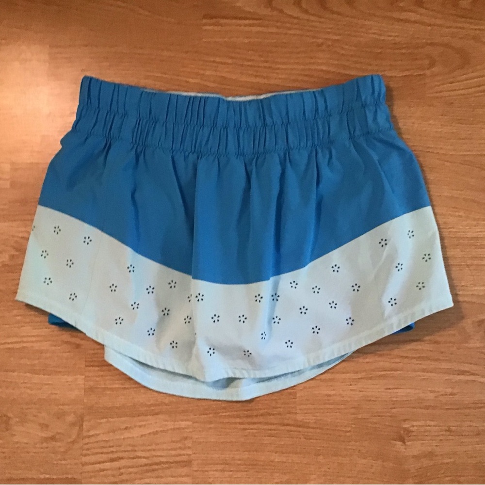 lululemon athletica blue and light blue layered running skirt